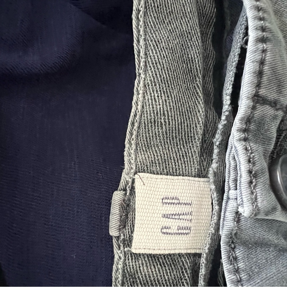 GAP Cropped Pants in Light Gray and Navy